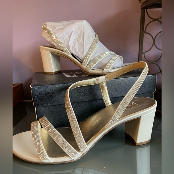 Naturalizer NWT Women's white Sandal Vanessa 2 size 9 New in Box sparkly 2024 - Picture 4 of 14